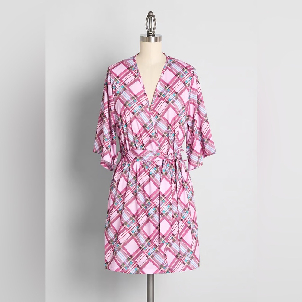 ModCloth NWT Lively‎ Lounging Robe - Pink